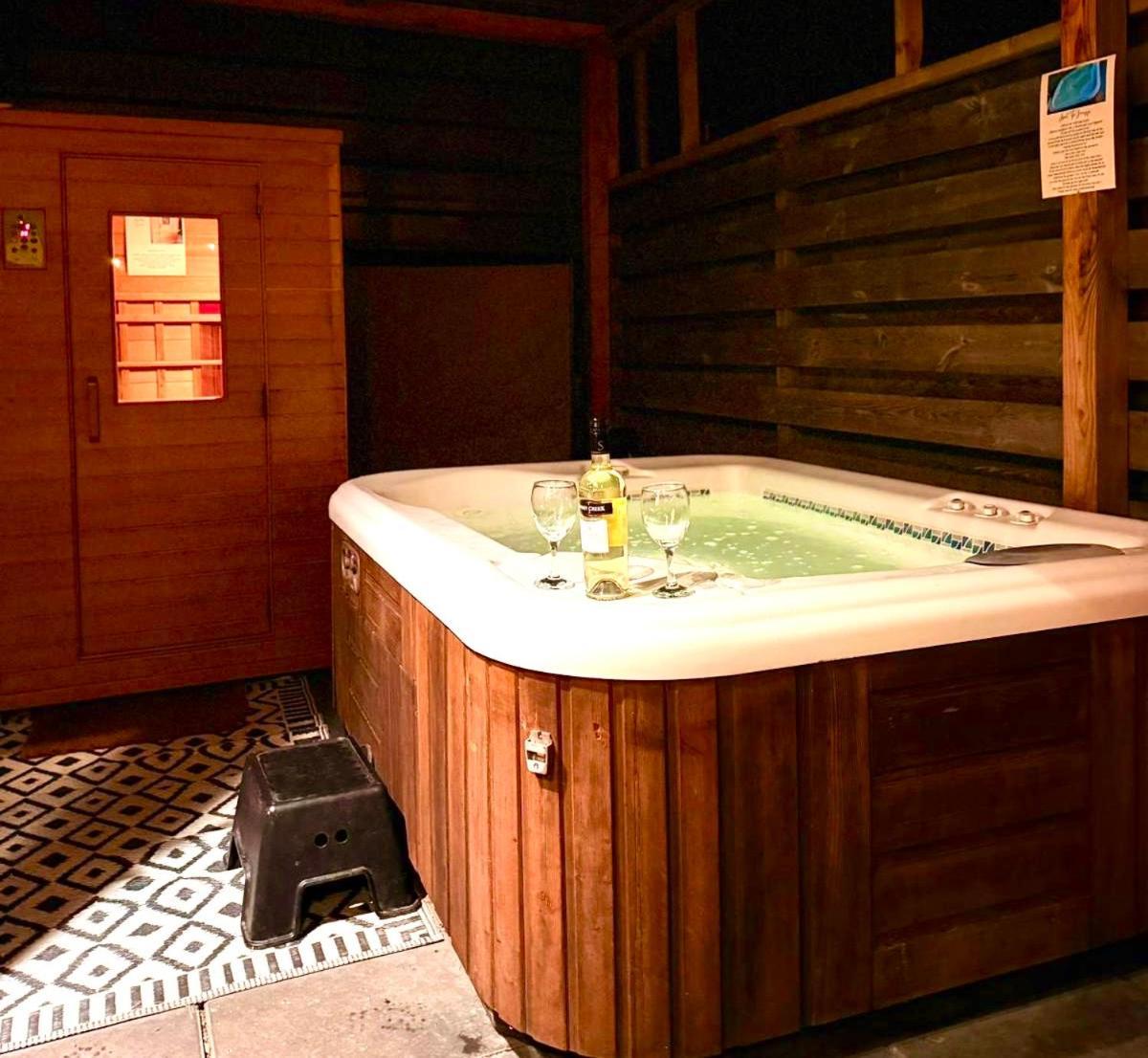 Tiny House With Sauna & Jacuzzi Near Amsterdam Vijfhuizen Exterior foto